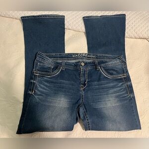 Wallflower Women's Dark Blue Flare Jeans Size 15